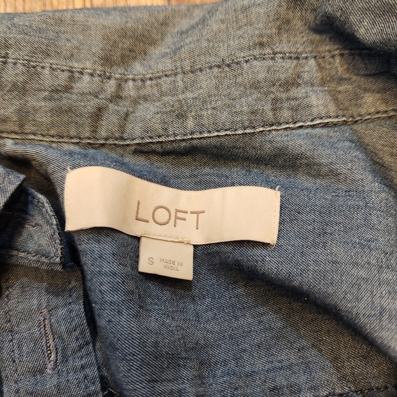 LOFT Long Sleeve Button Down Size S - Picture 4 of 5
